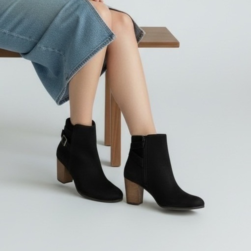 Cole Haan Grand OS Cassidy Ankle Boot in Black Women's Size 7- Modern Chic